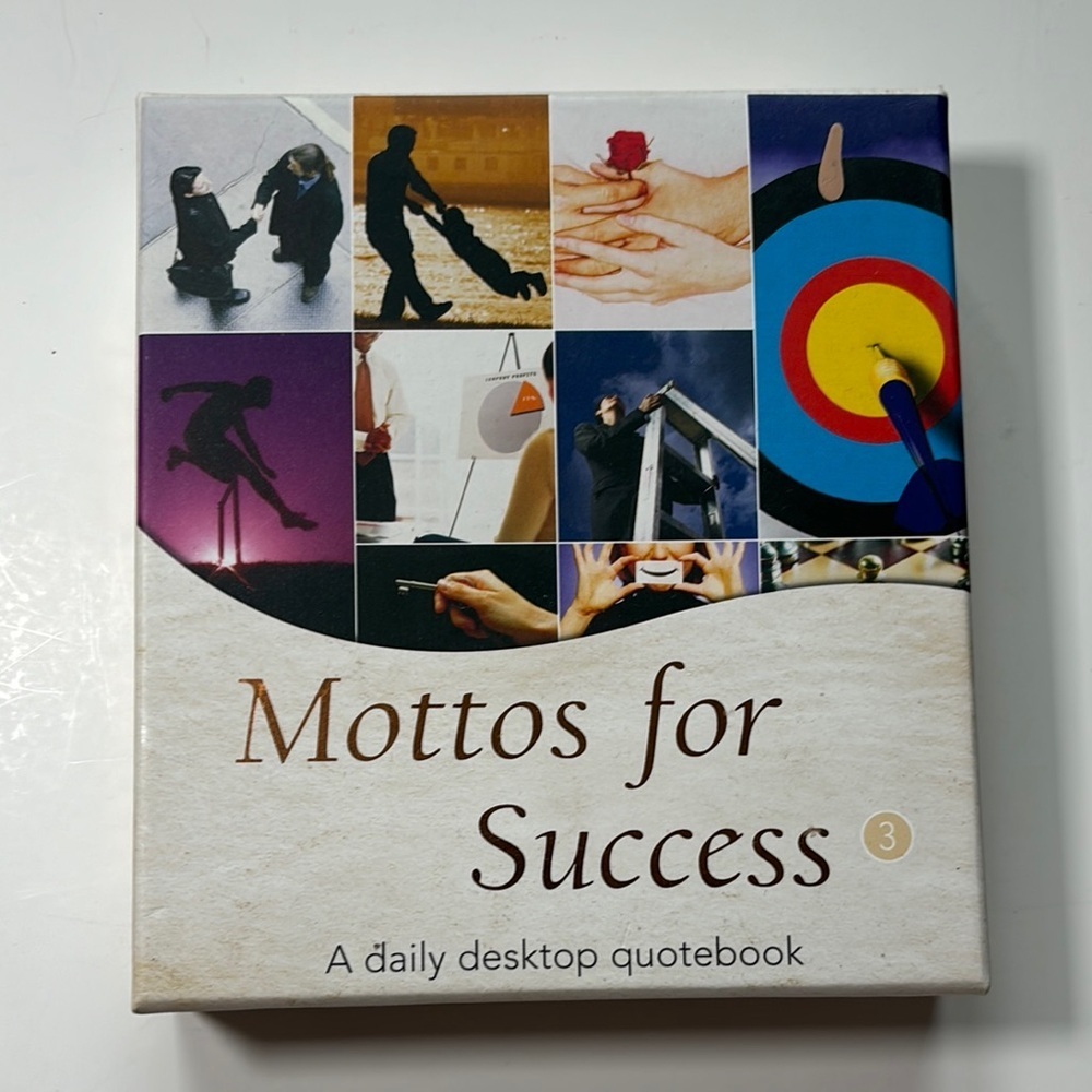 Mottos for Success Daily Desktop Quotebook